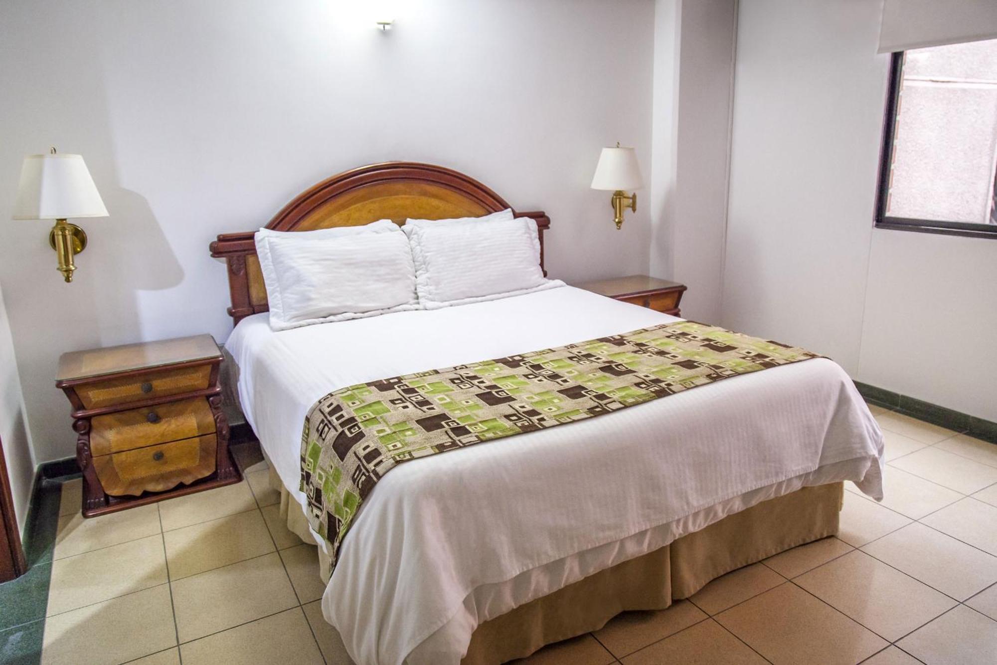 Hotel Casa Laureles Меделин Екстериор снимка